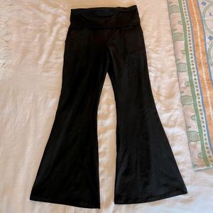 OFFLINE By Aerie Hugger High Waisted Foldover Flare Legging | Black | L Short